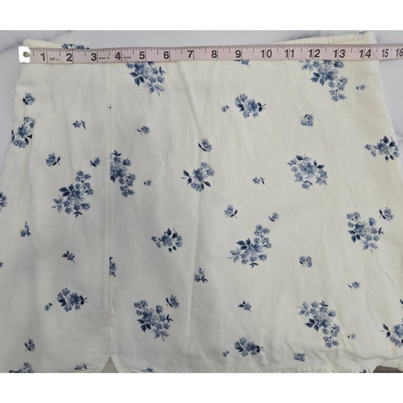 American Eagle Womens Mini Skirt Medium Ivory Blue Ditsy Floral Cotton Blend Y2K - Picture 7 of 8